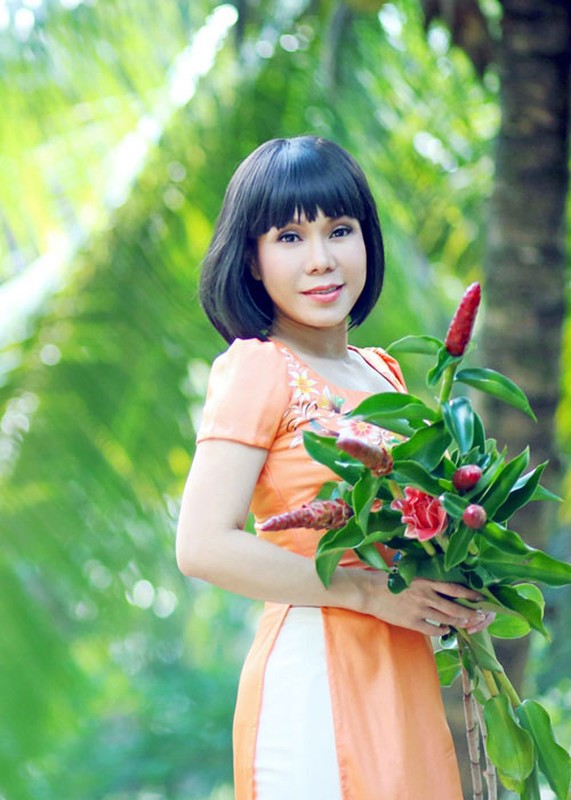 Viet Huong tre trung voi ao dai tren song nuoc mien Tay-Hinh-4